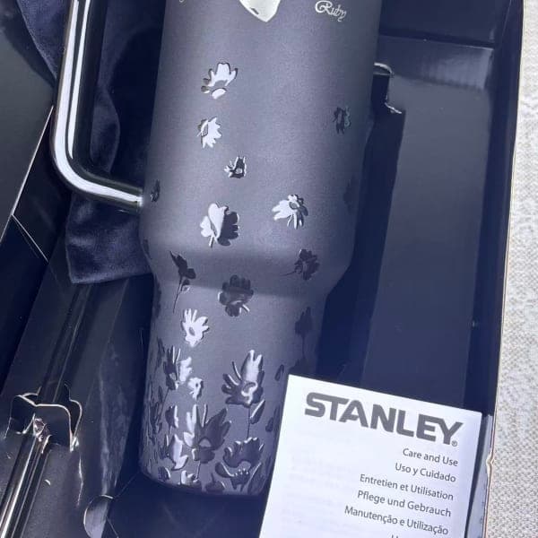 Stanley x Jennie | Ruby – Limited Edition Laser Engraved Quencher Tumbler | Charcoal