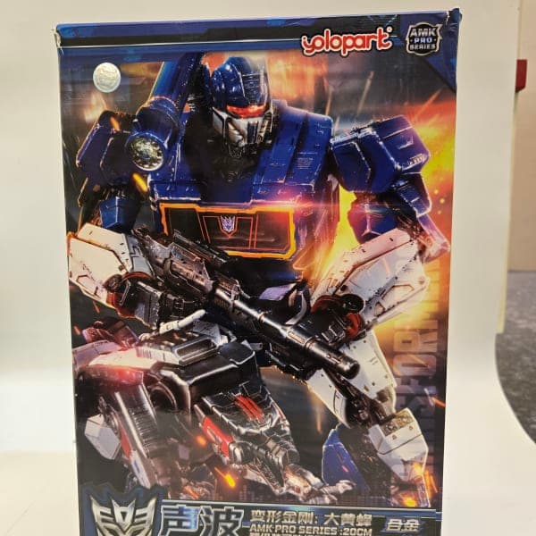 Bumblebee Soundwave Pre-assembled Model